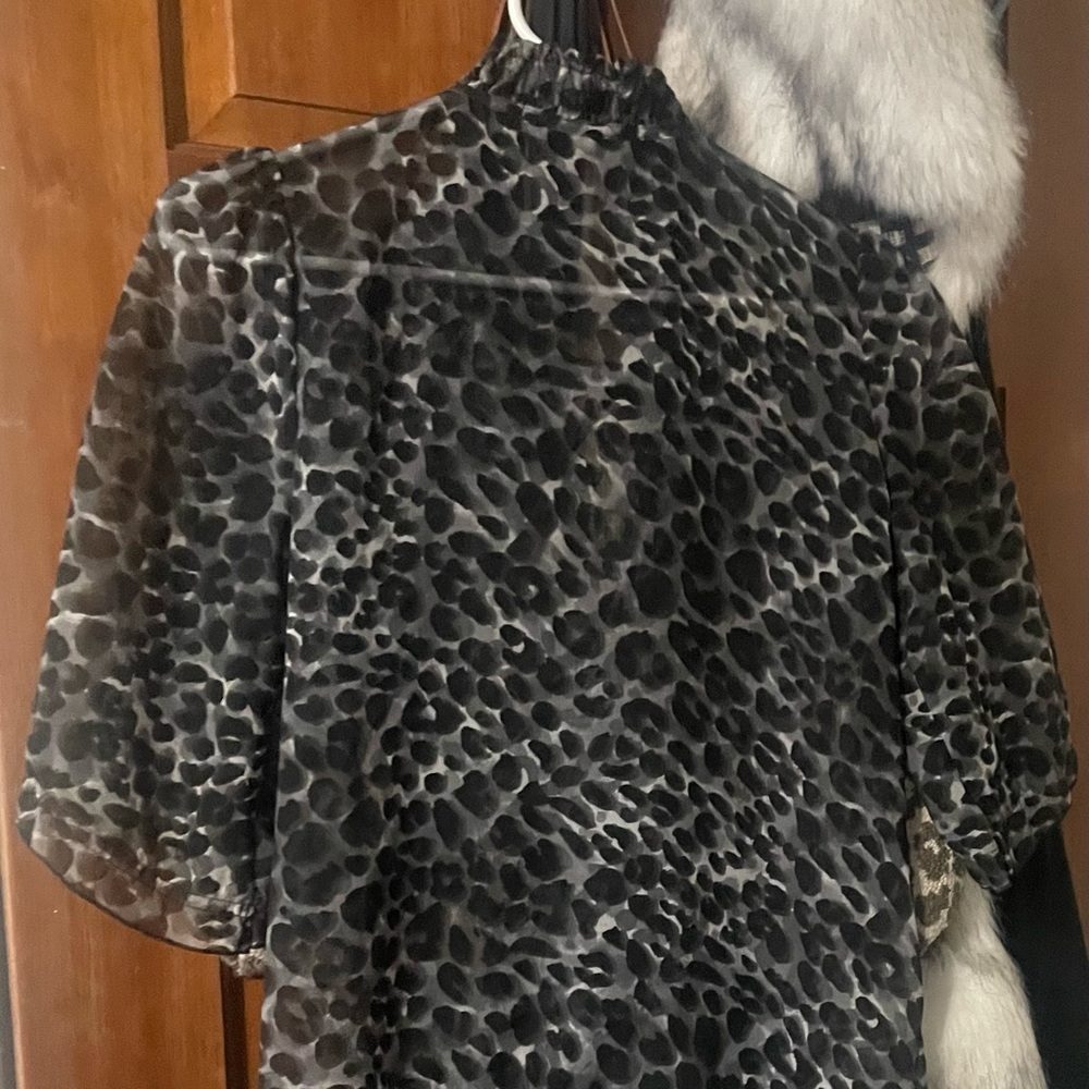 Almost Famous Sheer Black Leopard Print Open Blouse Faux Wrap Elastic Waist🖤 - Picture 5 of 7